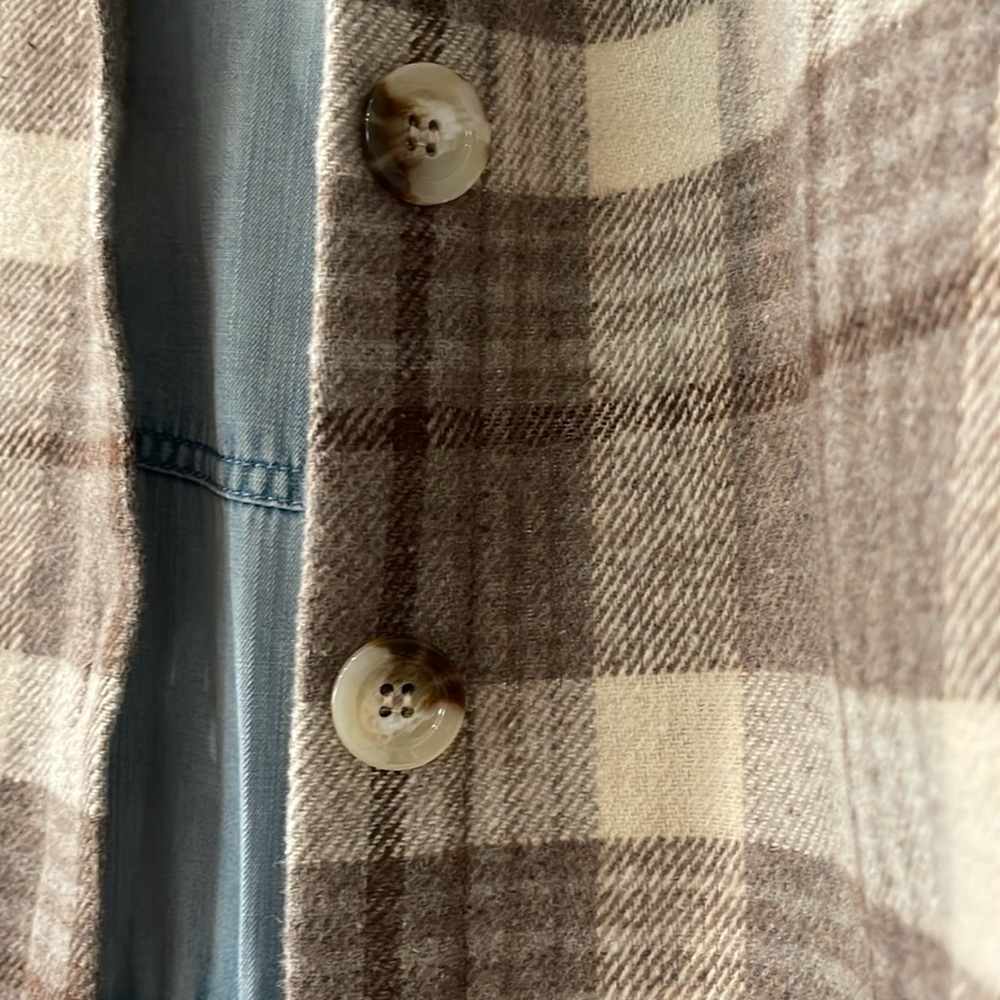 Button Down‎ Flannel - Picture 5 of 5